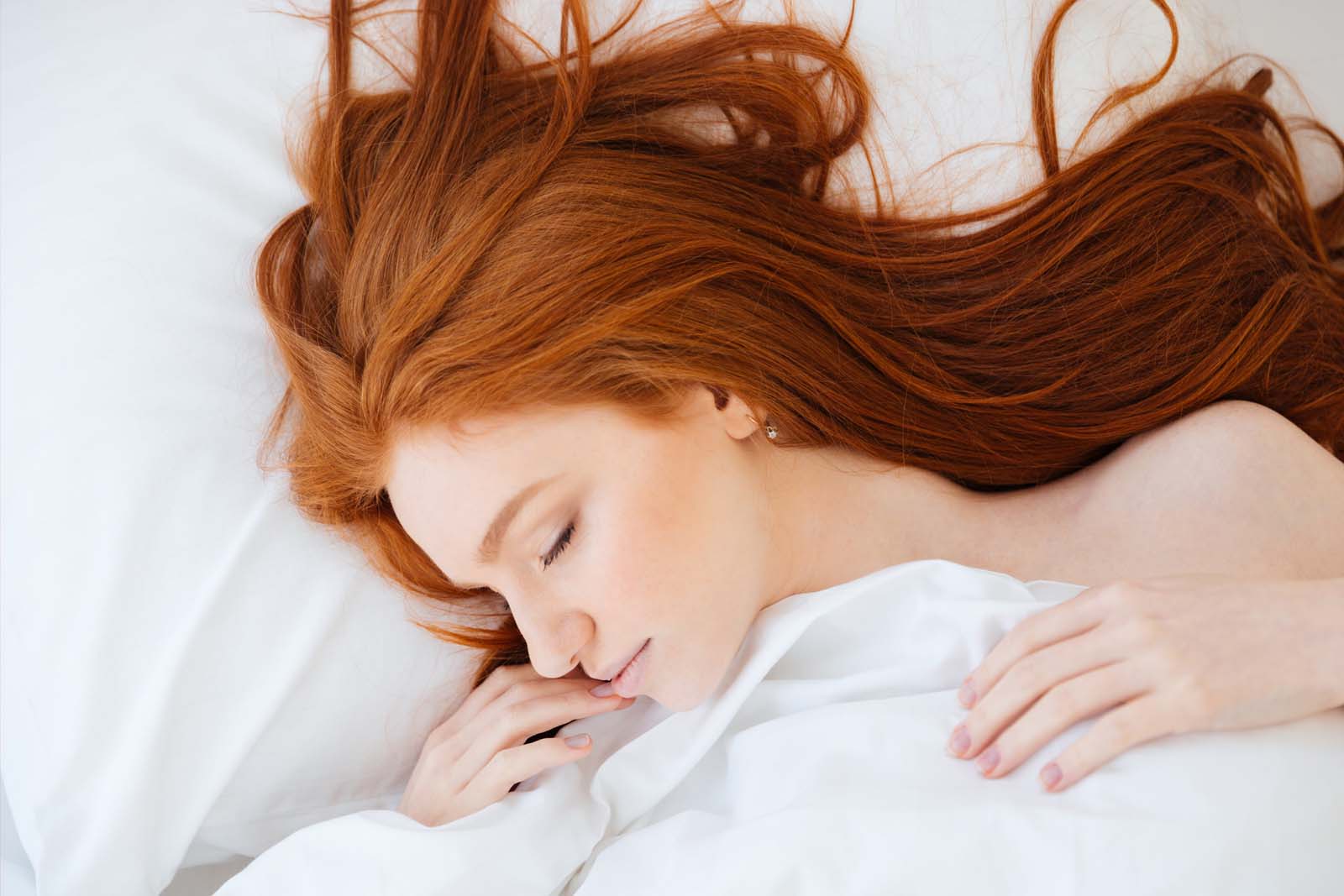 What Happens to Your Skin When You Sleep With Makeup, According to Derms